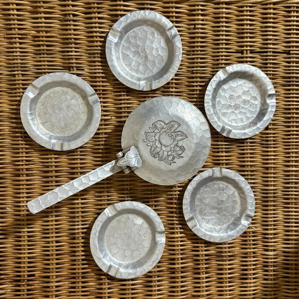 Hand Forged aluminum Silent Butler WITH 5 matching ashtrays! Hinged lid.